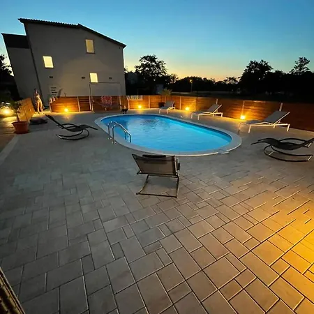 Holiday Home “Marko” With Heated Pool! Nin Exterior photo