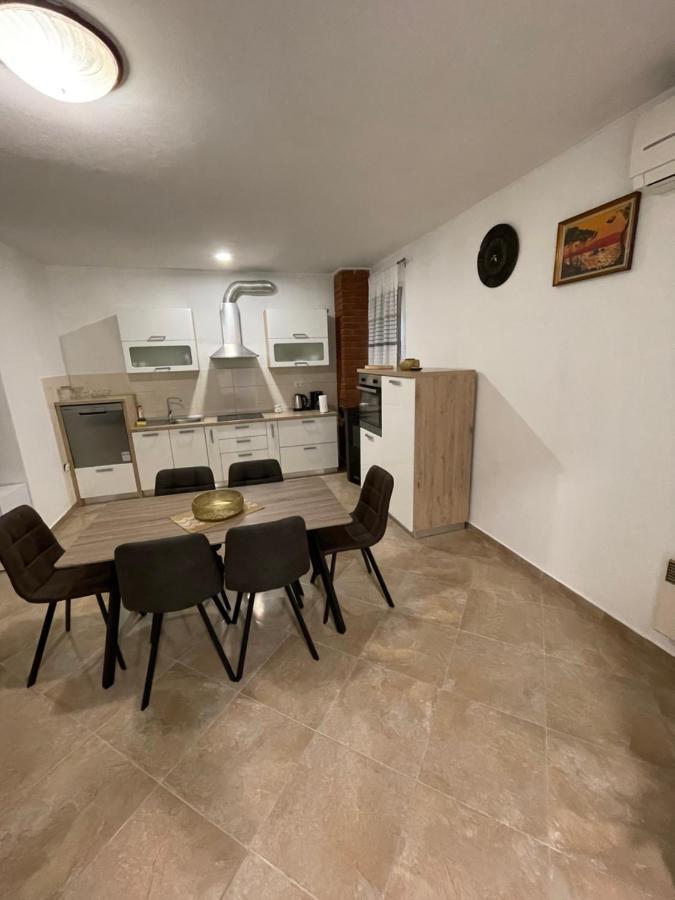 “marko” With Heated Pool! Villa *